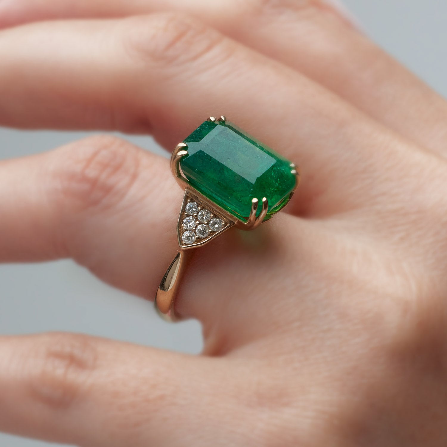 ELLERY RING - EMERALD