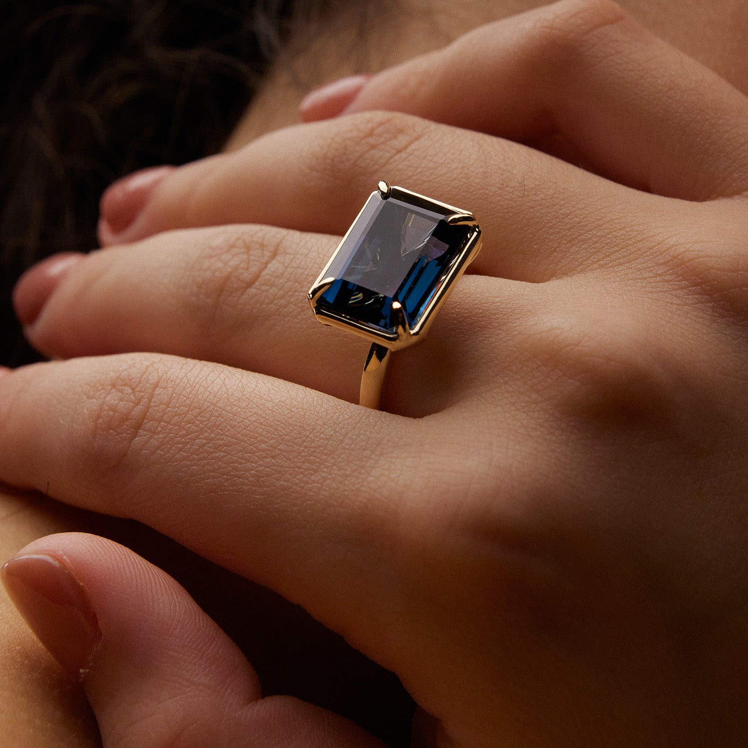LONDON BLUE HORIZON RING - TOPAZ